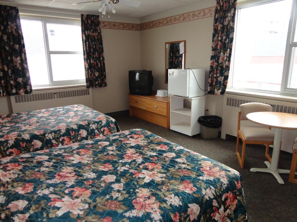 Canadas Best Value Inn Kapuskasing Exterior photo