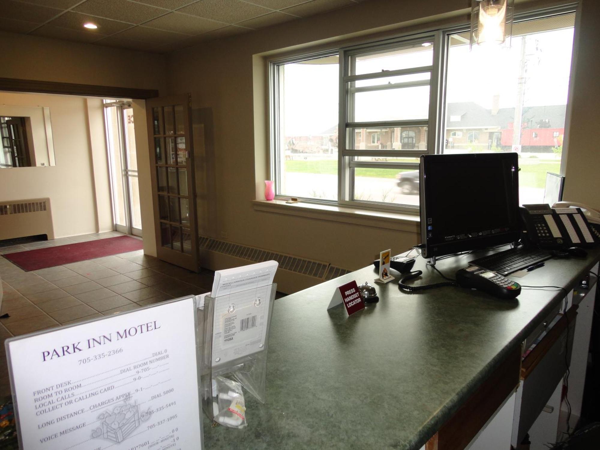 Canadas Best Value Inn Kapuskasing Exterior photo