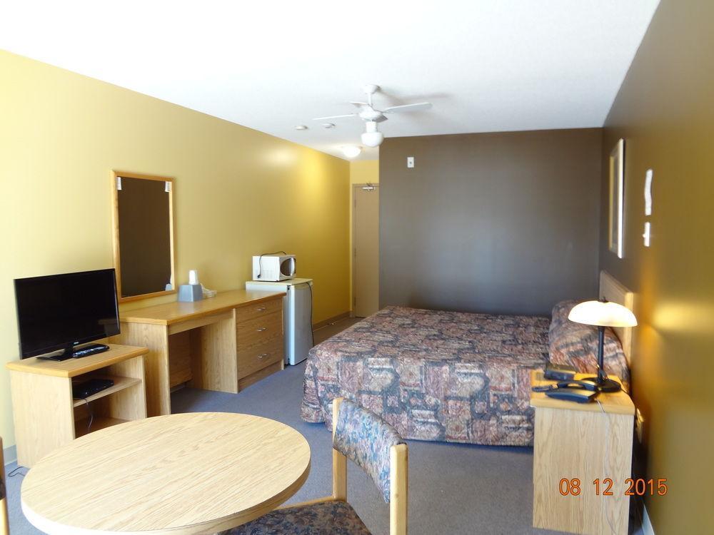 Canadas Best Value Inn Kapuskasing Exterior photo